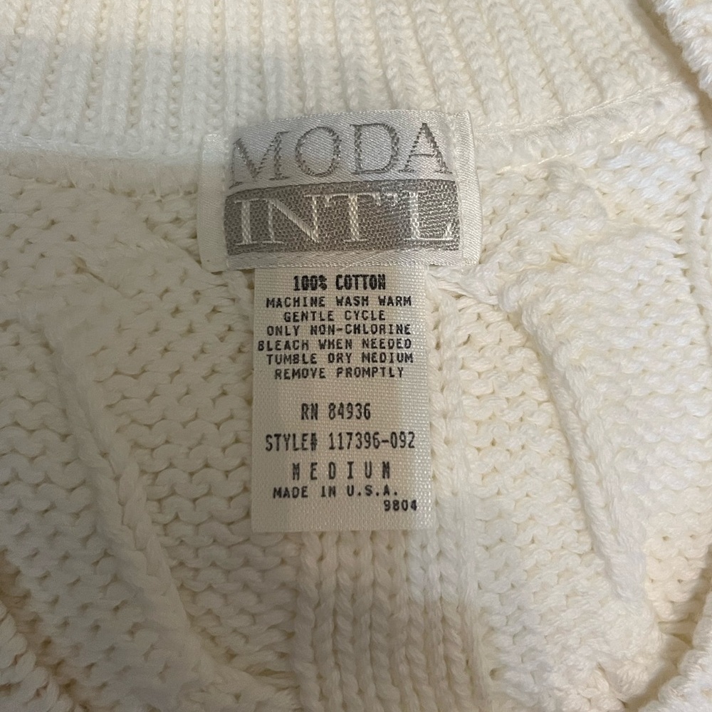 Women's V-neck Sweater - Picture 4 of 8